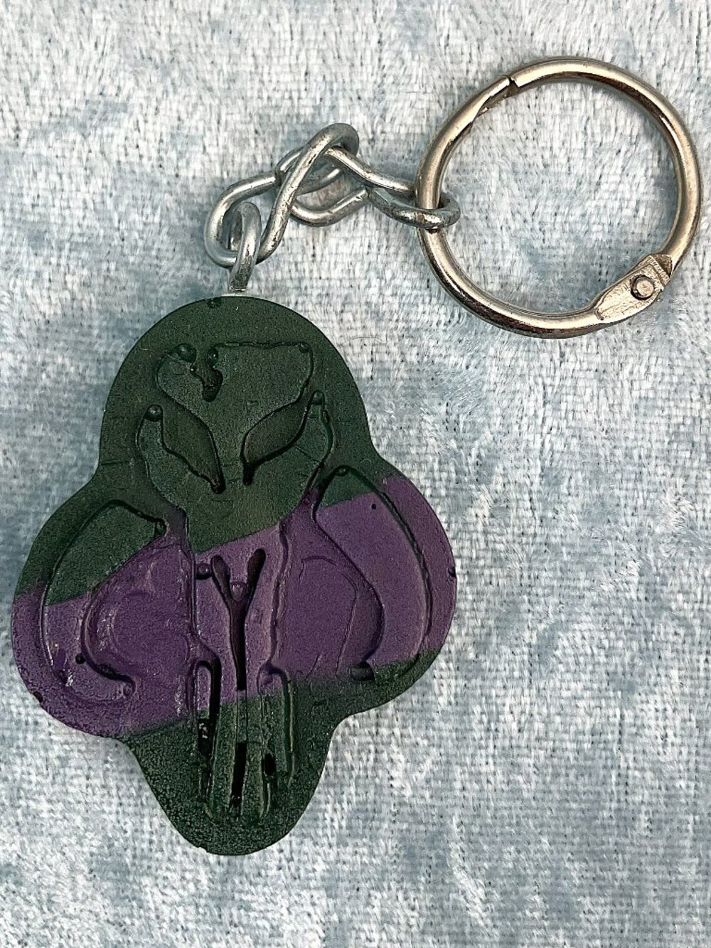 Handmade Resin Mandolorian Mythosaur Skull Keychain